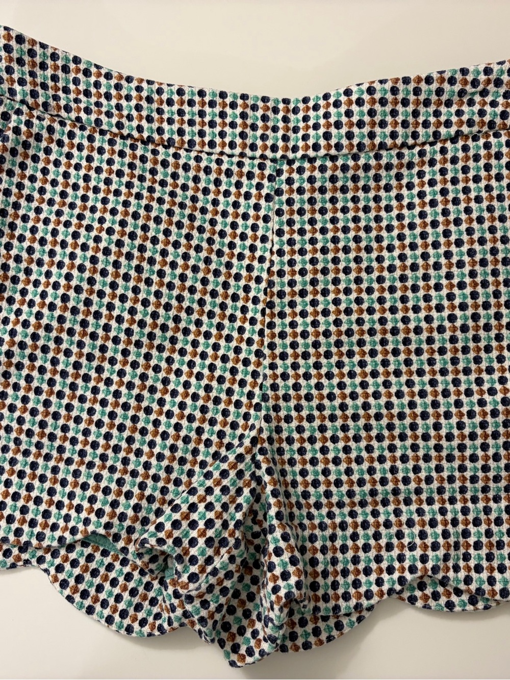 Anthropologie
Fun Anthropologie Georgie
Scalloped Hem Shorts, Size 6